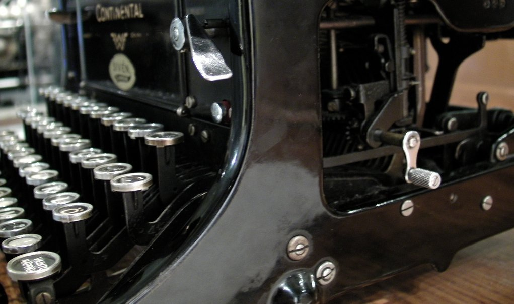 mechanical typewriter: Continental