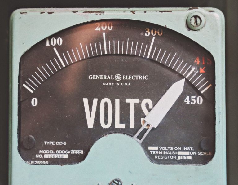 volt meter, photo by Thomas Kelley.